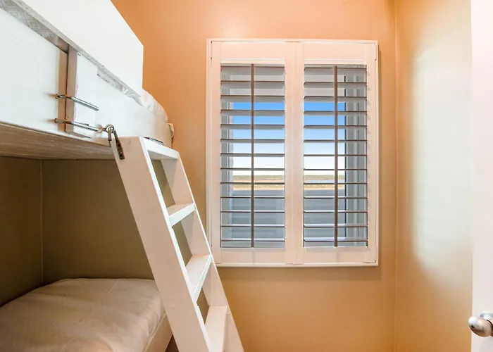 Gulf-front W Amazing View Balcony Ac & Shared Pools Hot Tubs & Gym Holiday home Gulf Shores